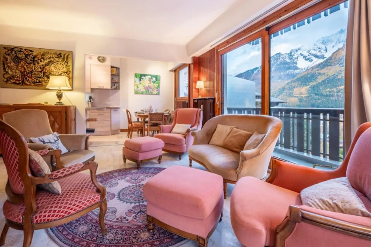Spacious Apartment With Balcony In 샤모니